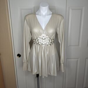 ECI New York Metallic Gold Rosette V-neck Blouse sz S